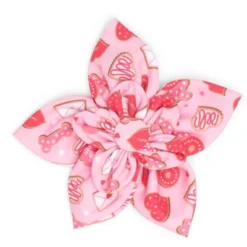 The Worthy Dog Love & Kisses Adjustable Flower Accessory -Pet Shop GUEST 14c0fab8 e2e4 469b bbc9 3c0d72d2ee94