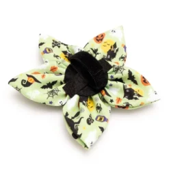 The Worthy Dog Witches Brew Adjustable Flower Accessory